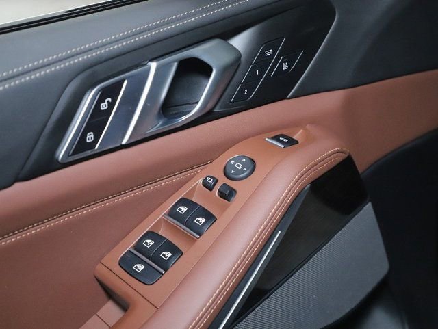 Used 2025 BMW X5 M60i AWD/4WD image 18
