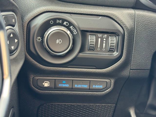 Certified 2022 Jeep Wrangler Unlimited Sahara w/ Cold Weather Group image 34