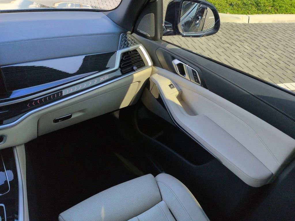 Certified 2024 BMW X5 xDrive40i w/ M Sport Package image 18