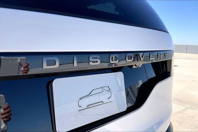 New 2026 Land Rover Discovery Dynamic SE image 9