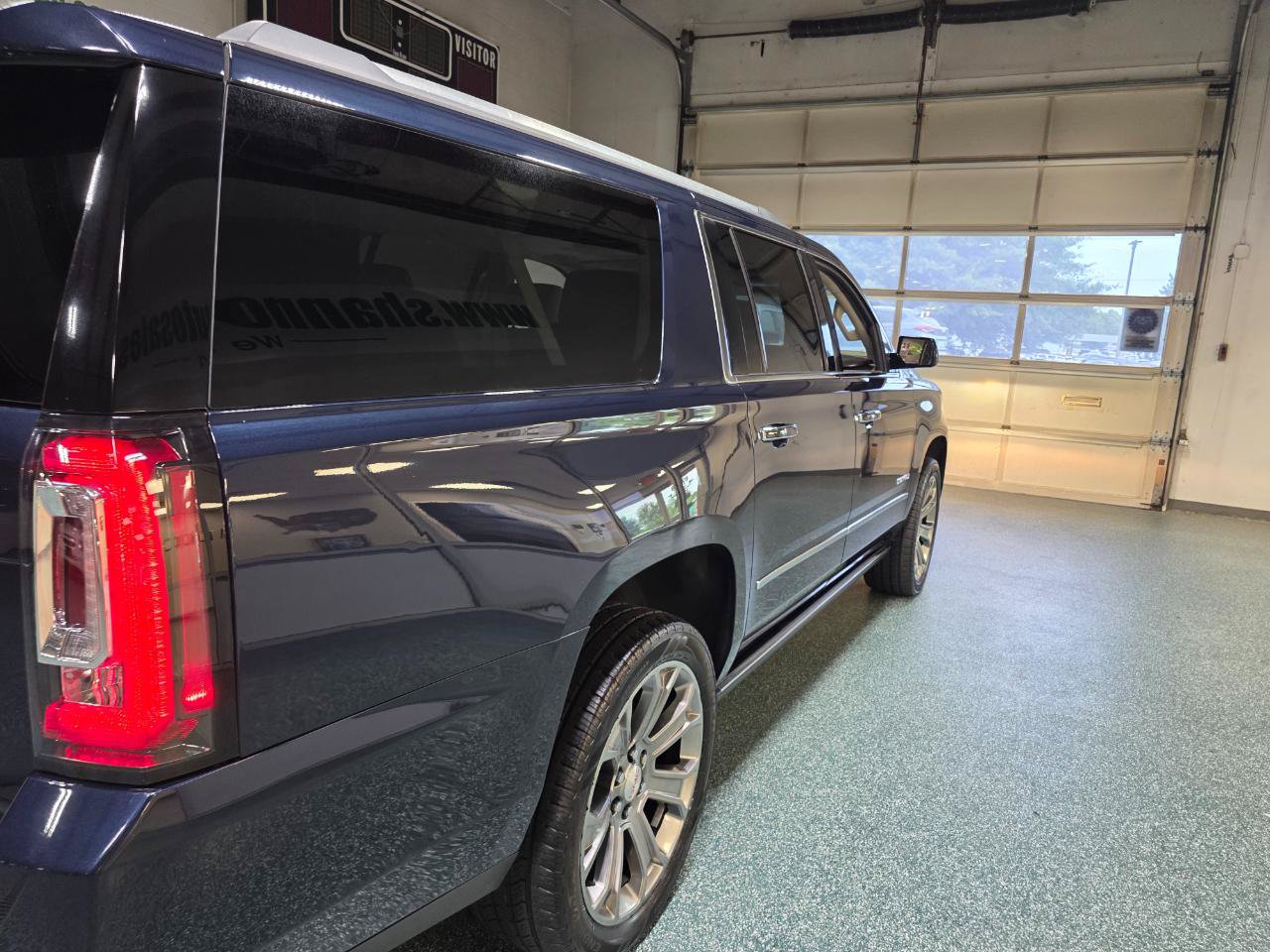 Used 2017 GMC Yukon XL Denali w/ Open Road Package AWD/4WD image 7