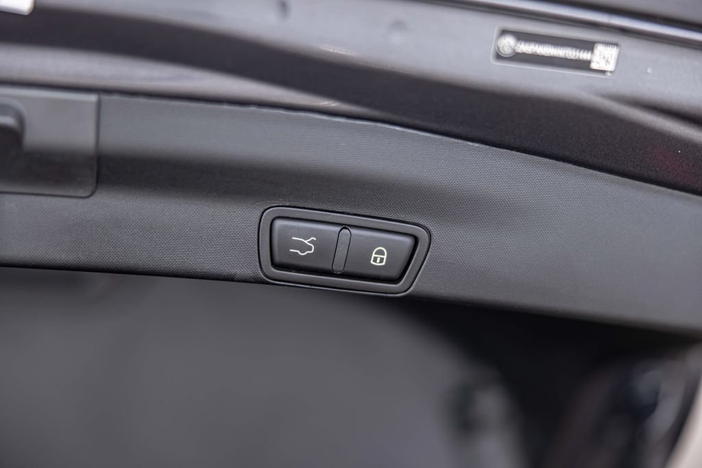 Used 2022 Alfa Romeo Stelvio Veloce AWD/4WD image 18