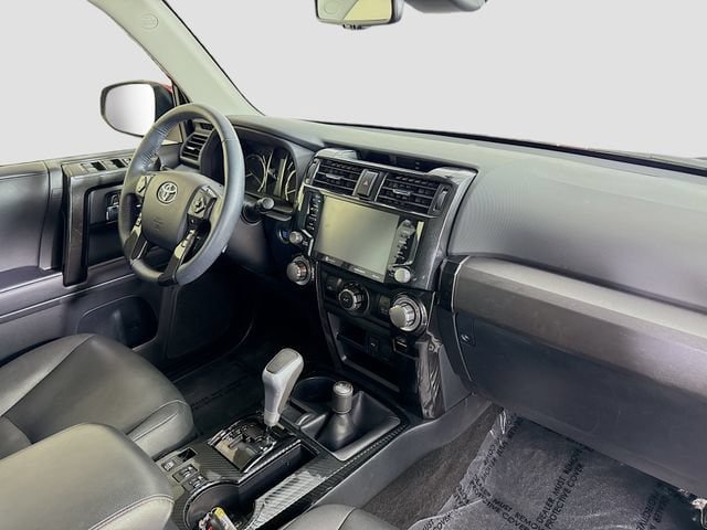 Certified 2020 Toyota 4Runner TRD Off-Road Premium w/ Moonroof Package AWD/4WD image 32
