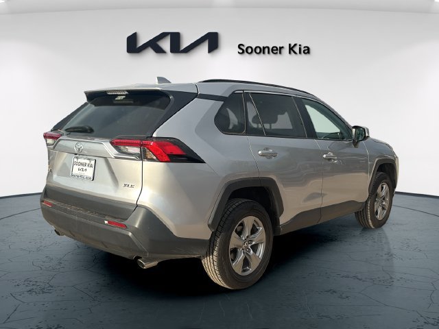 Used 2024 Toyota RAV4 XLE FWD image 3