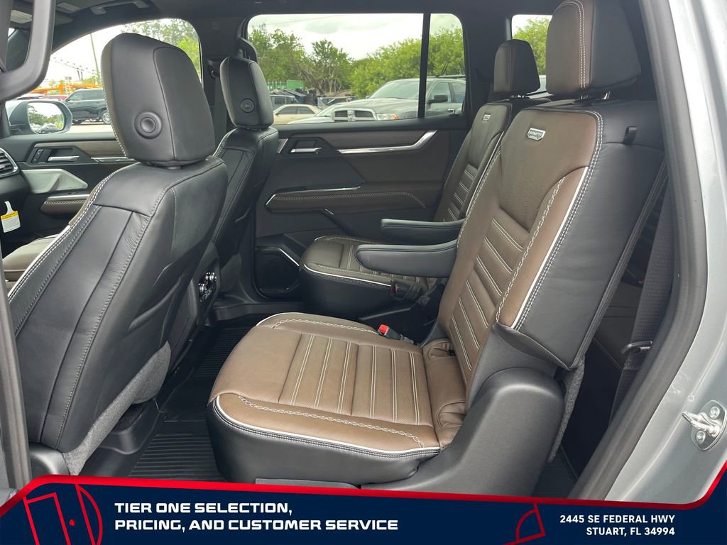 New 2026 GMC Acadia Denali Ultimate w/ LPO, Floor Liner Package AWD/4WD image 11