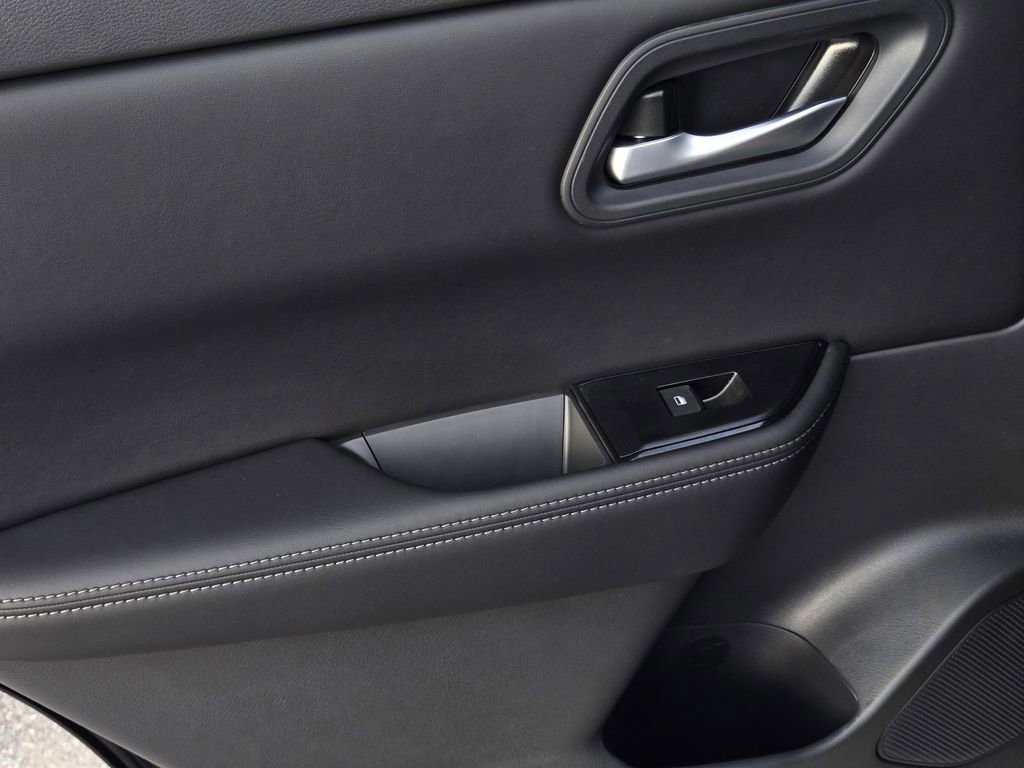 New 2026 Nissan Rogue SV image 10