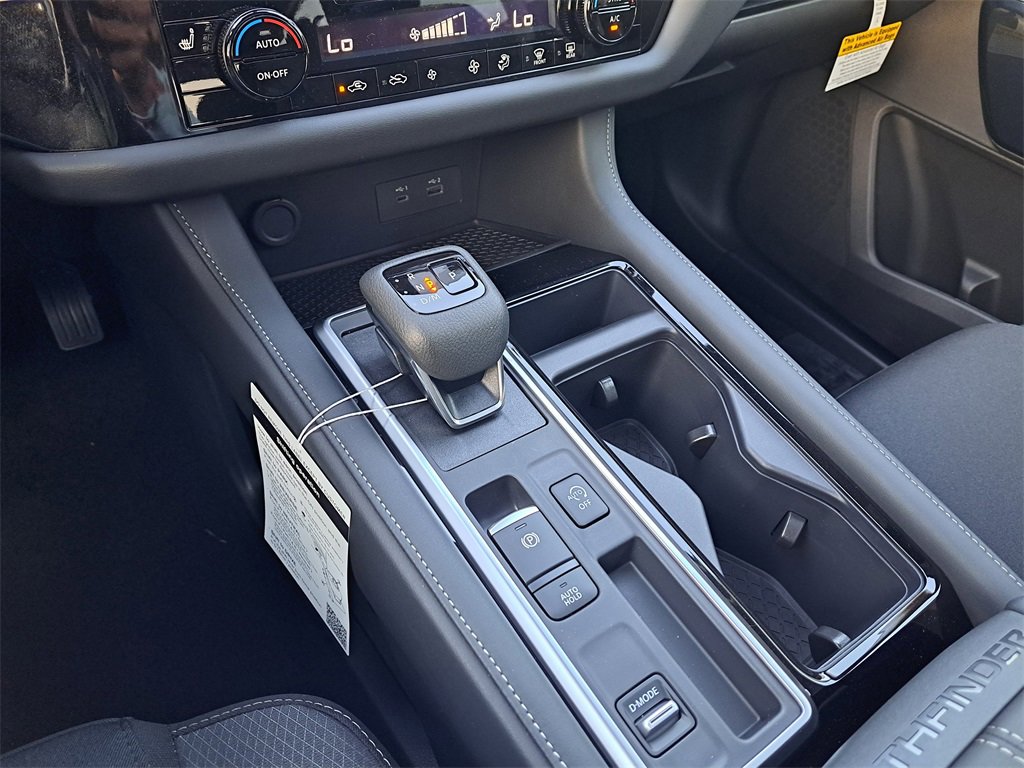 New 2025 Nissan Pathfinder SV w/ SV Premium Package image 10