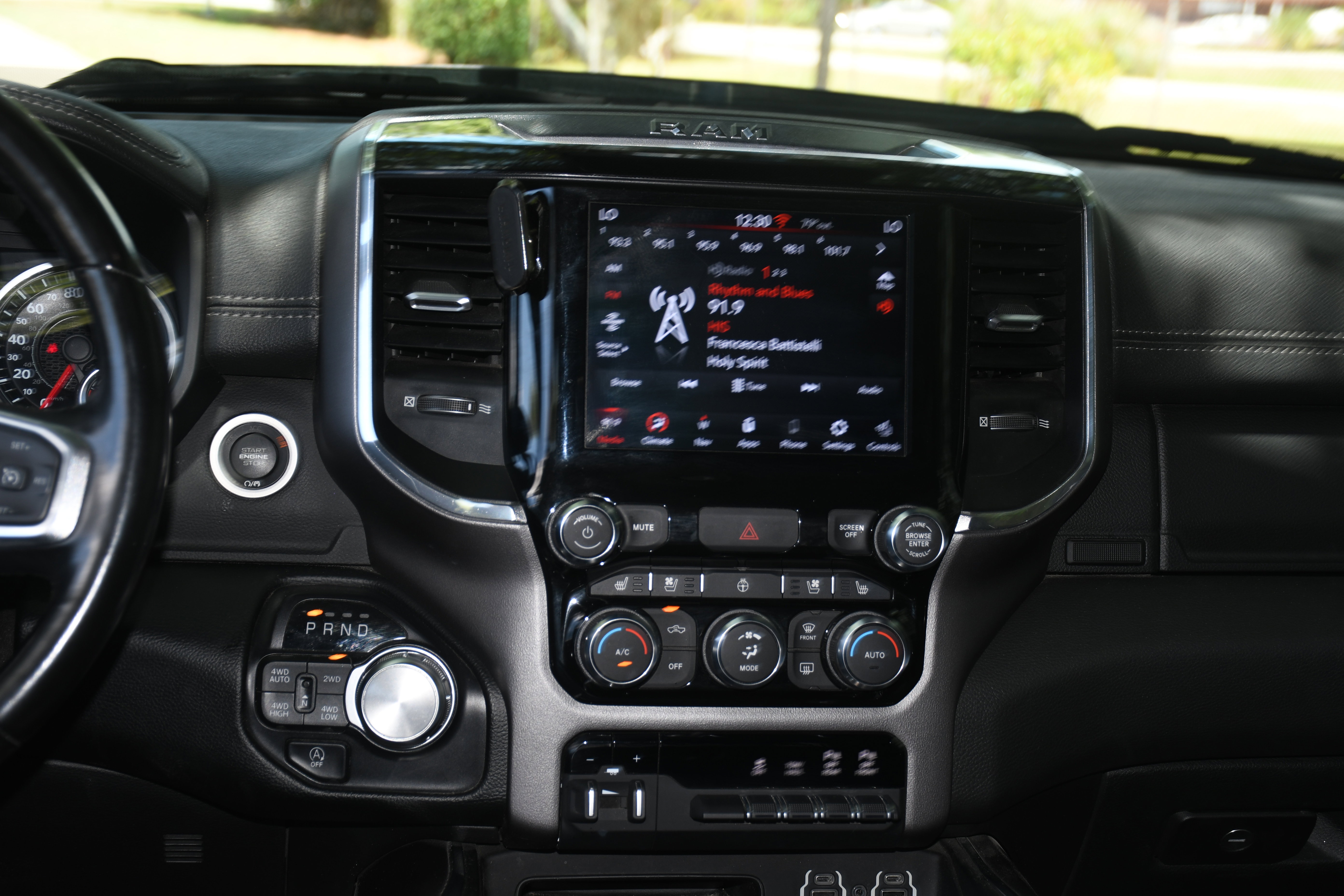 Used 2021 RAM 1500 Laramie AWD/4WD image 17