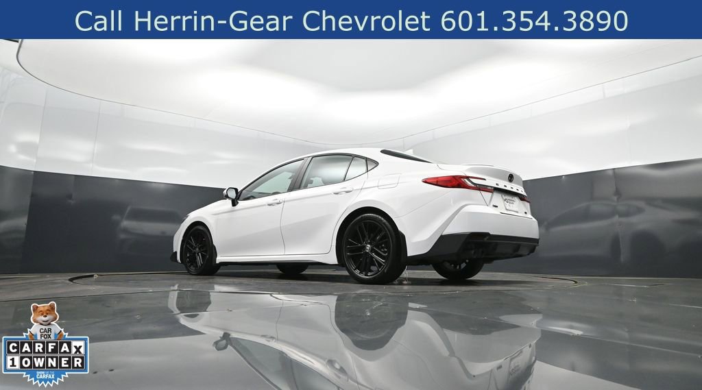 Used 2025 Toyota Camry SE w/ Convenience Package image 41