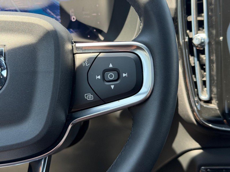 Certified 2023 Volvo XC40 Recharge Plus AWD/4WD image 18