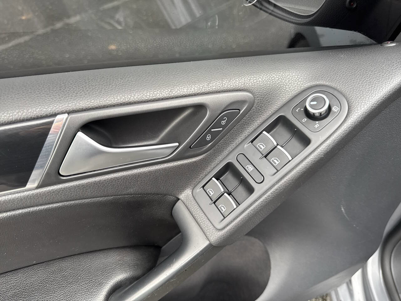 Used 2012 Volkswagen Golf 4-Door image 26