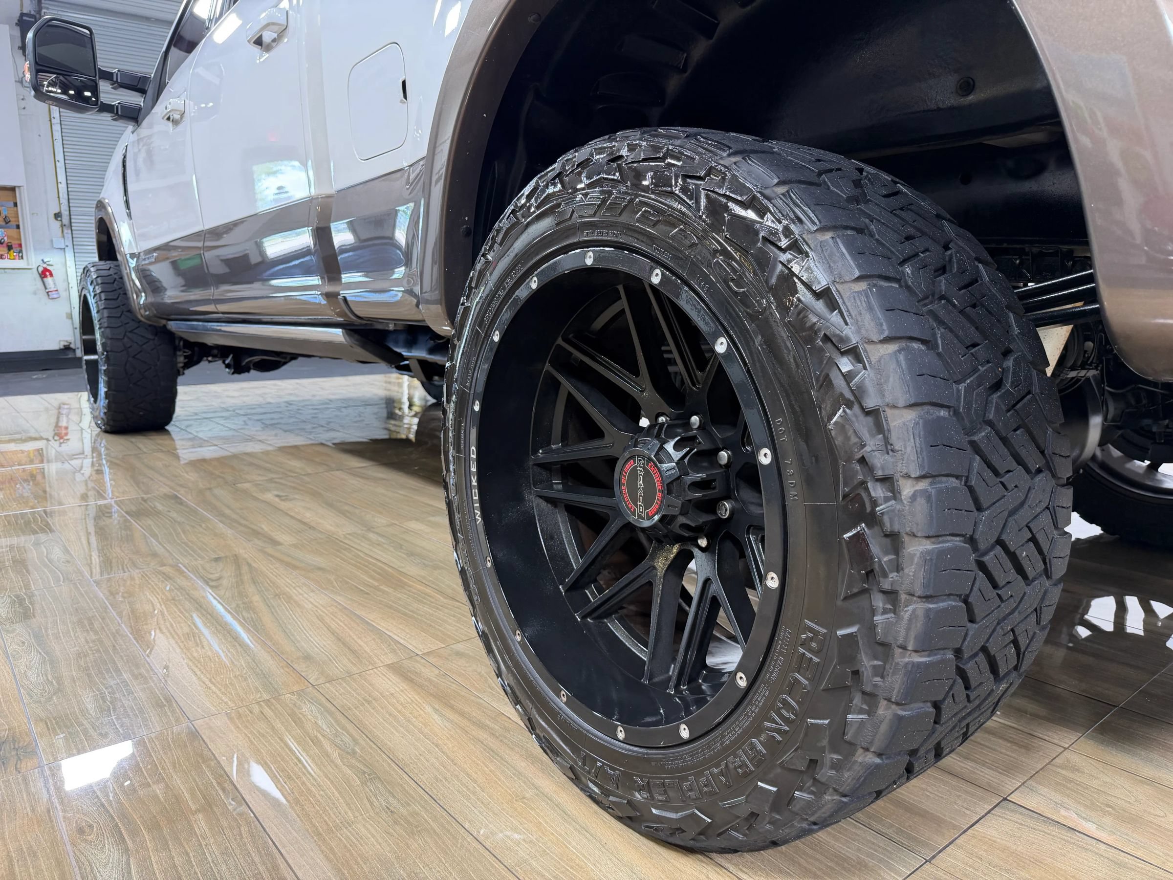 Used 2017 Ford F250 King Ranch w/ King Ranch Ultimate Package AWD/4WD image 9