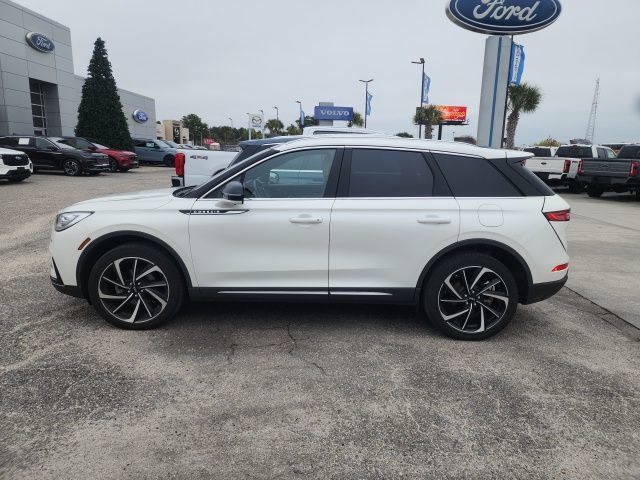 Used 2023 Lincoln Corsair Reserve w/ Equipment Group 201A image 4