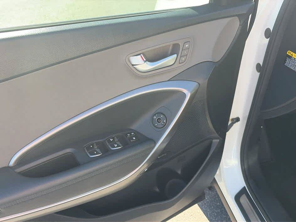 Used 2017 Hyundai Santa Fe AWD w/ SE Ultimate Tech Package 03 image 10