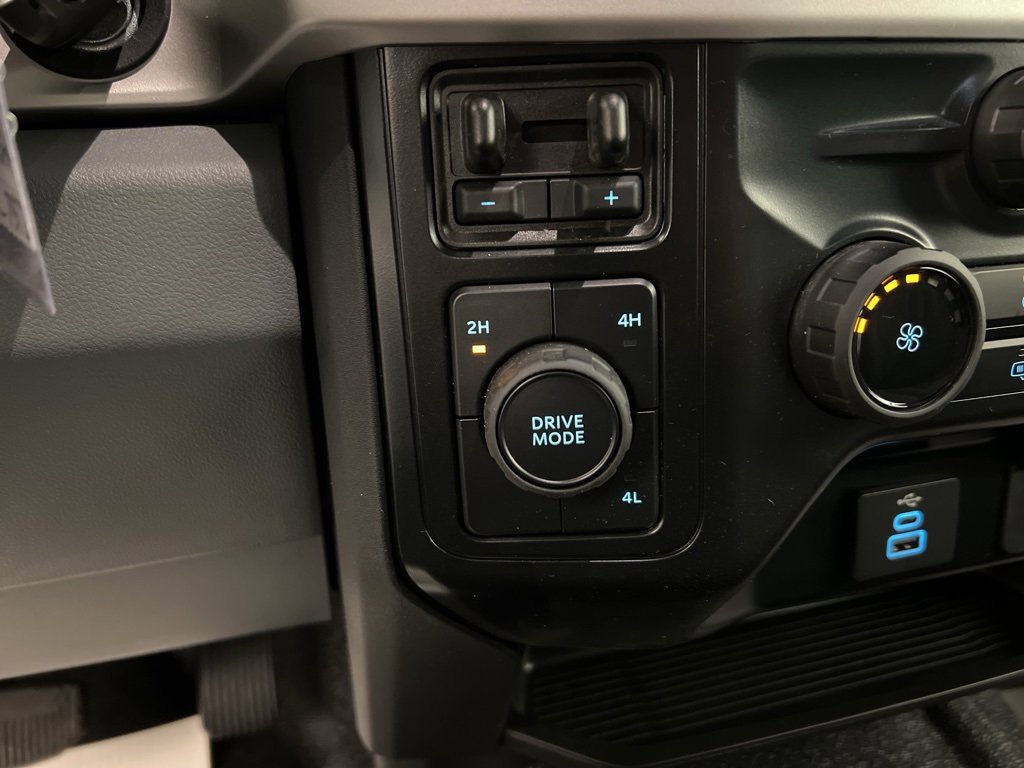 New 2026 Ford F550 4x4 Regular Cab Super Duty image 13