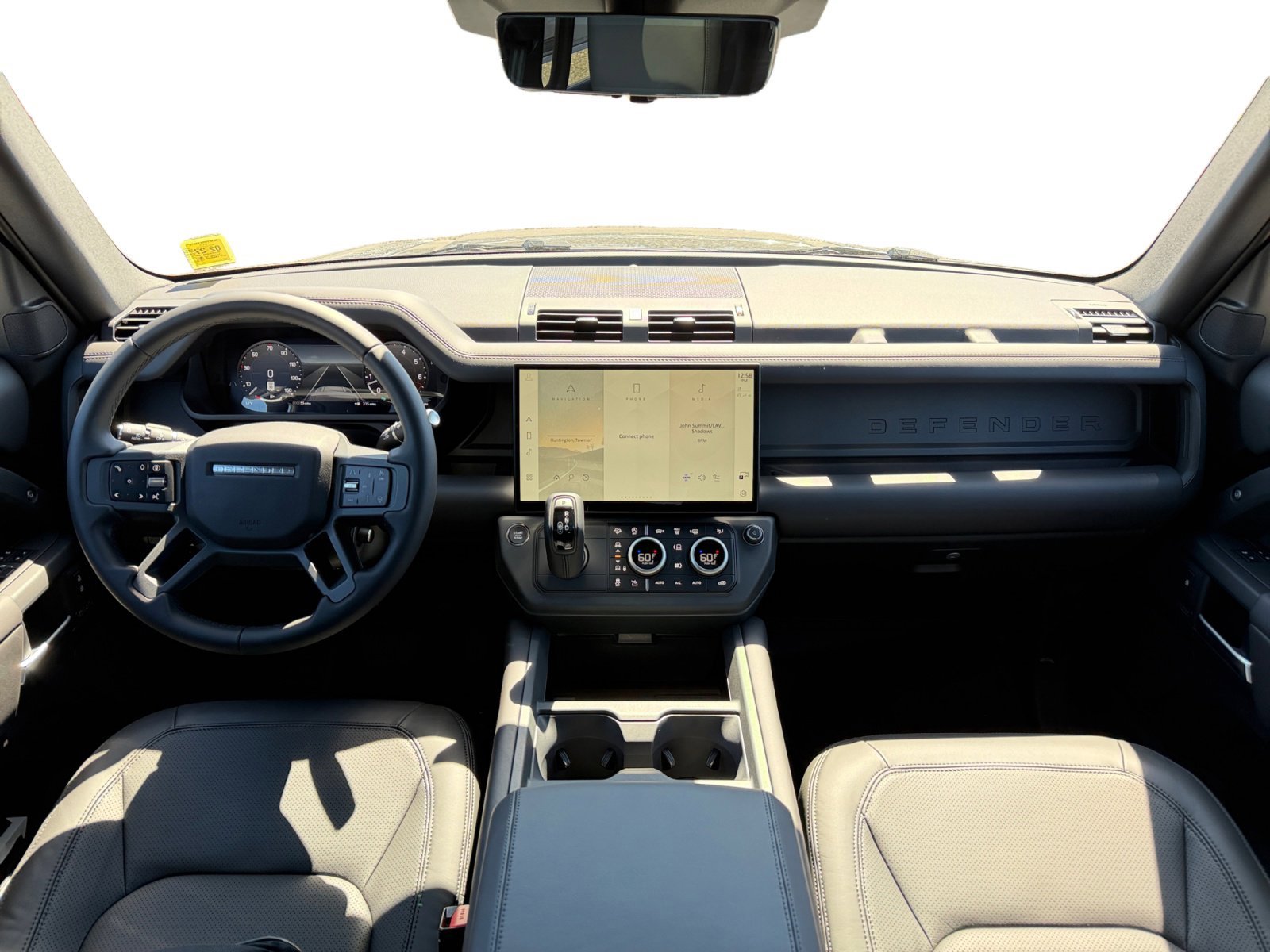 New 2026 Land Rover Defender 130 X-Dynamic SE AWD/4WD image 19