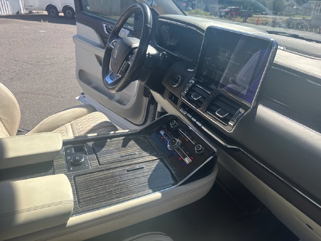 Used 2018 Lincoln Navigator Black Label w/ Cargo Package AWD/4WD image 43