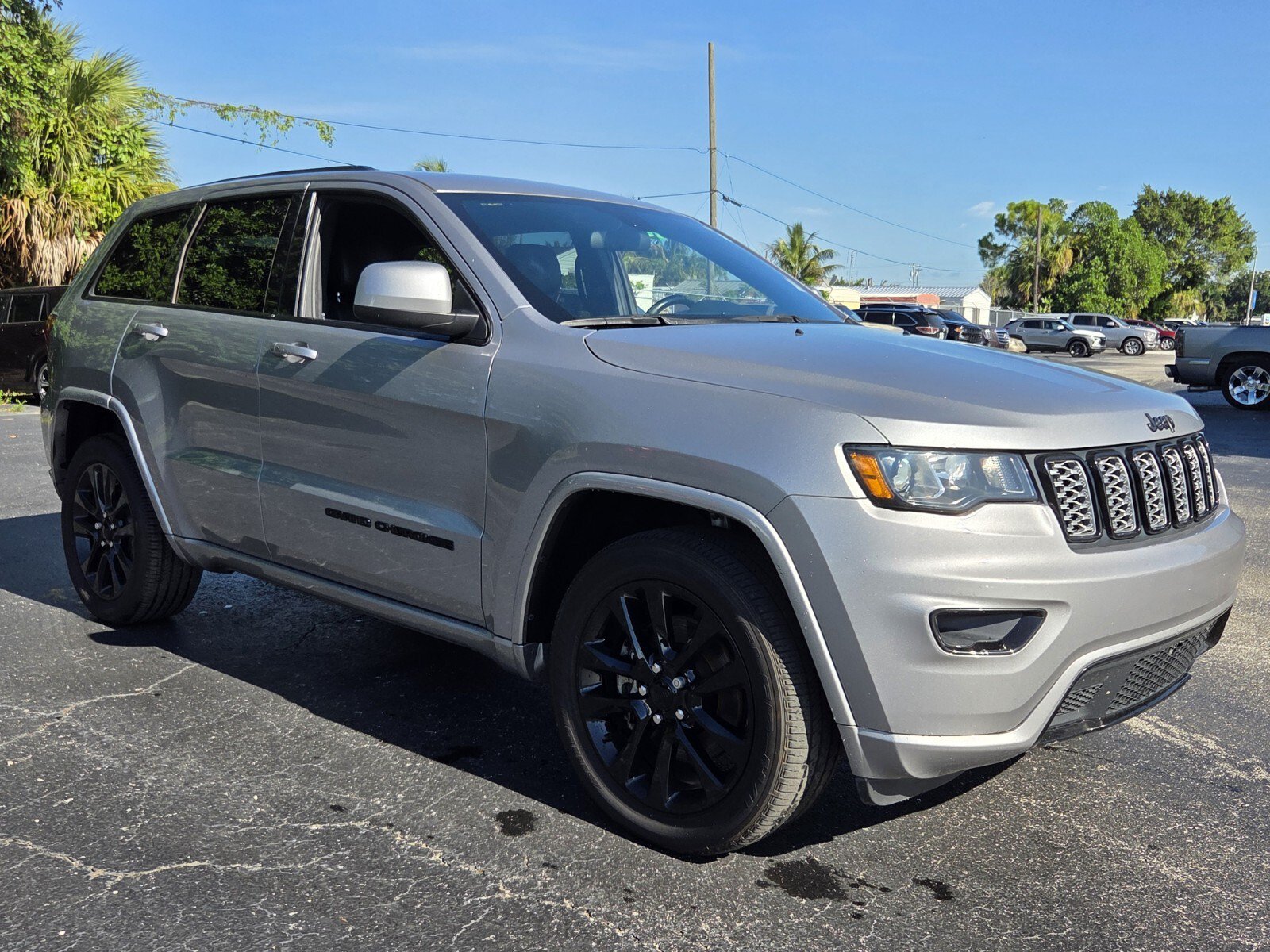 Used 2021 Jeep Grand Cherokee Laredo X RWD image 7