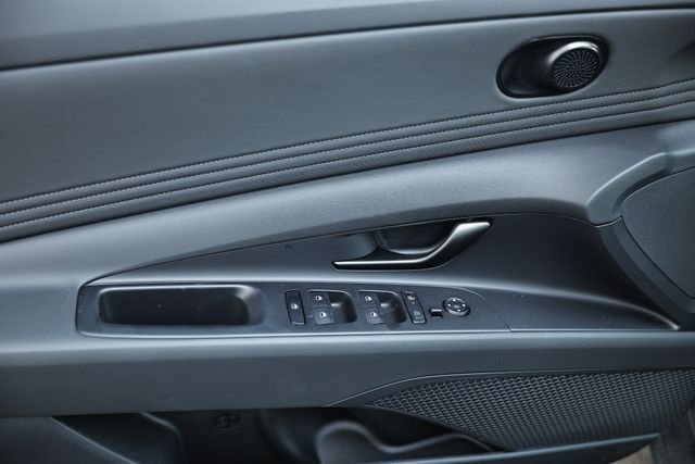 New 2025 Hyundai Elantra SEL image 7