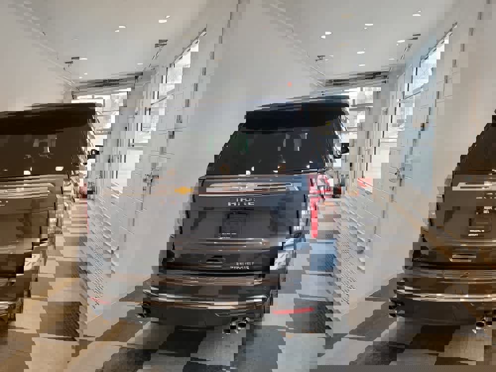 Used 2021 Chevrolet Tahoe Premier w/ Premium Package image 4