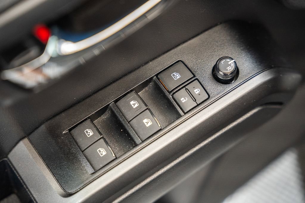 Used 2023 Toyota Tacoma TRD Off-Road w/ Technology Package AWD/4WD image 41