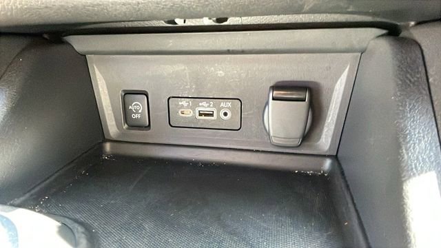 Used 2025 Nissan Sentra SV w/ Trunk Package image 18