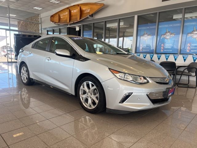 Used 2018 Chevrolet Volt Premier FWD image 2