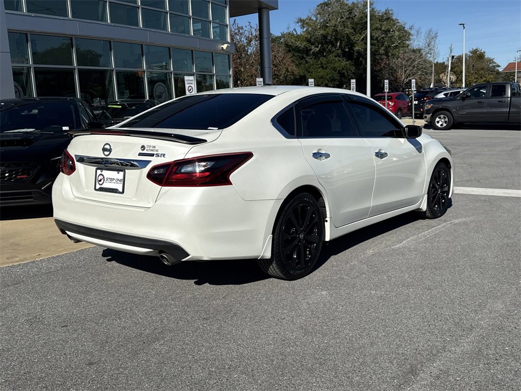 Used 2017 Nissan Altima 2.5 SR w/ Midnight Edition Package image 8
