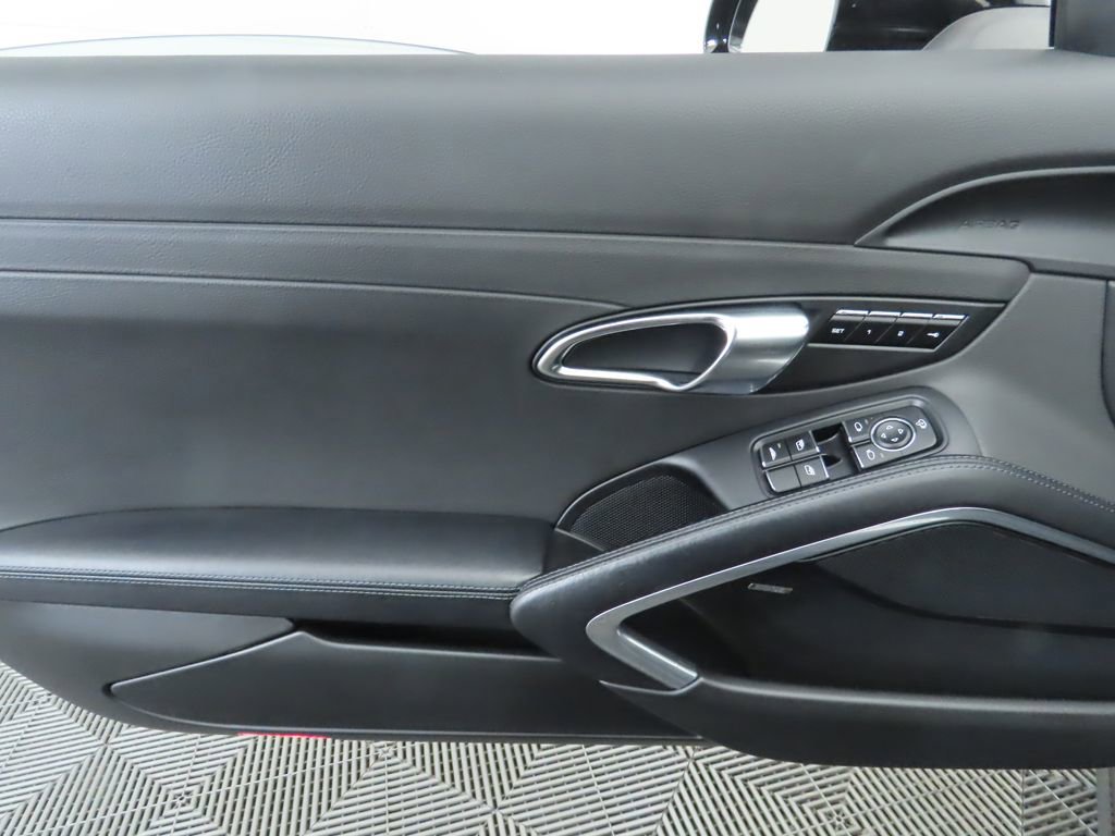 Used 2016 Porsche 911 Carrera Black Edition image 32