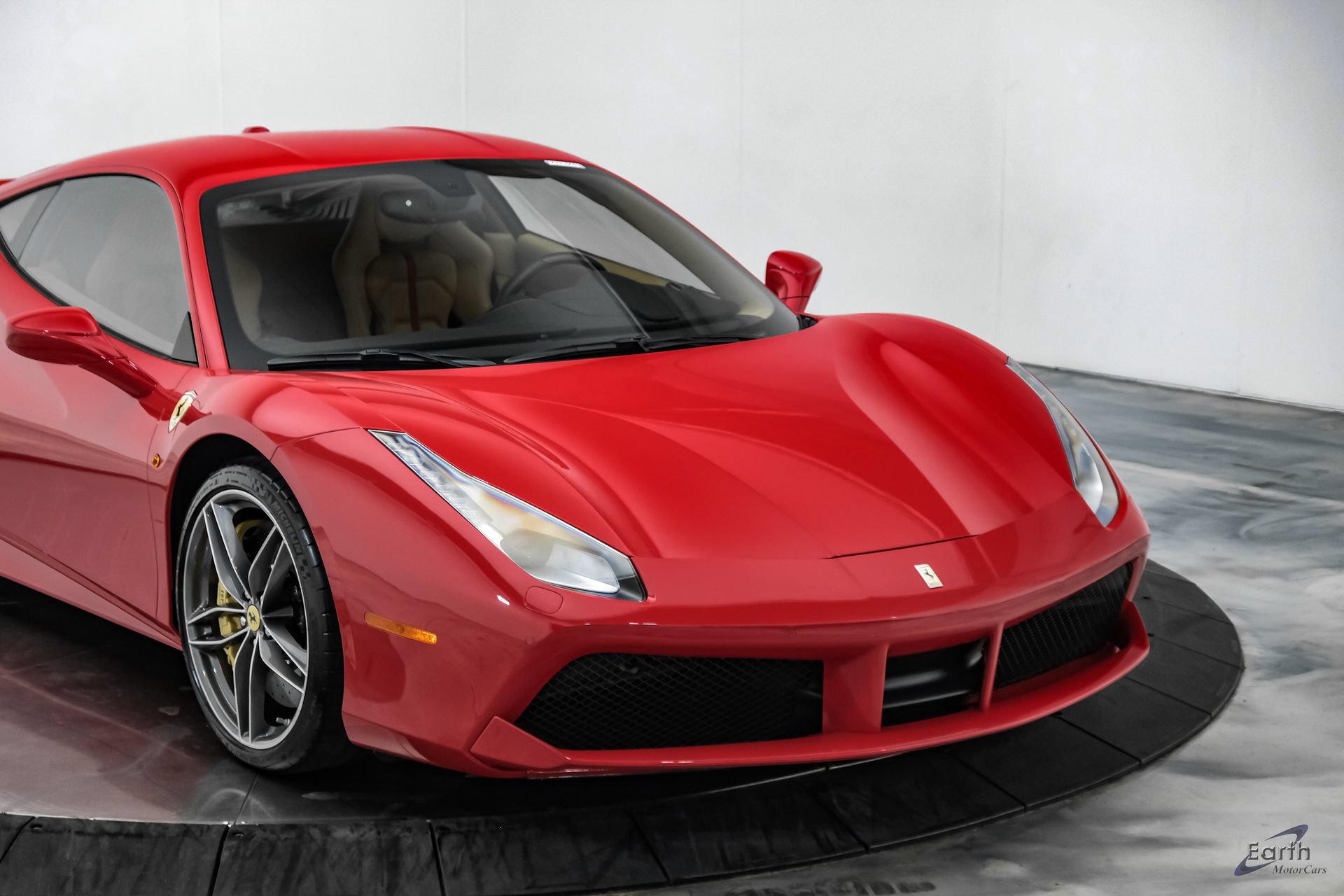 Used 2017 Ferrari 488 GTB RWD image 32