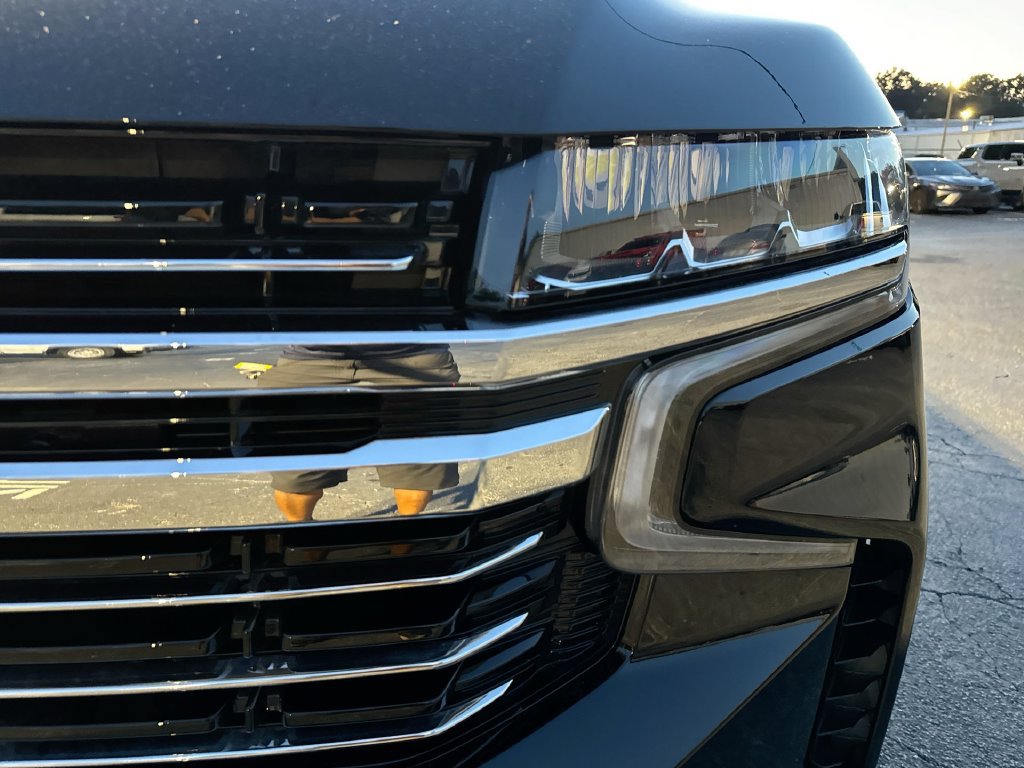 Used 2024 Chevrolet Suburban LT RWD image 10