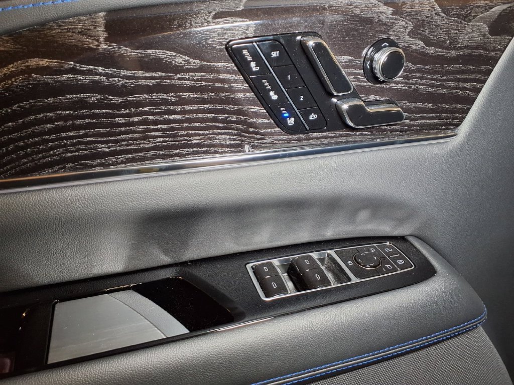 New 2026 Cadillac Escalade IQL Luxury AWD/4WD image 15