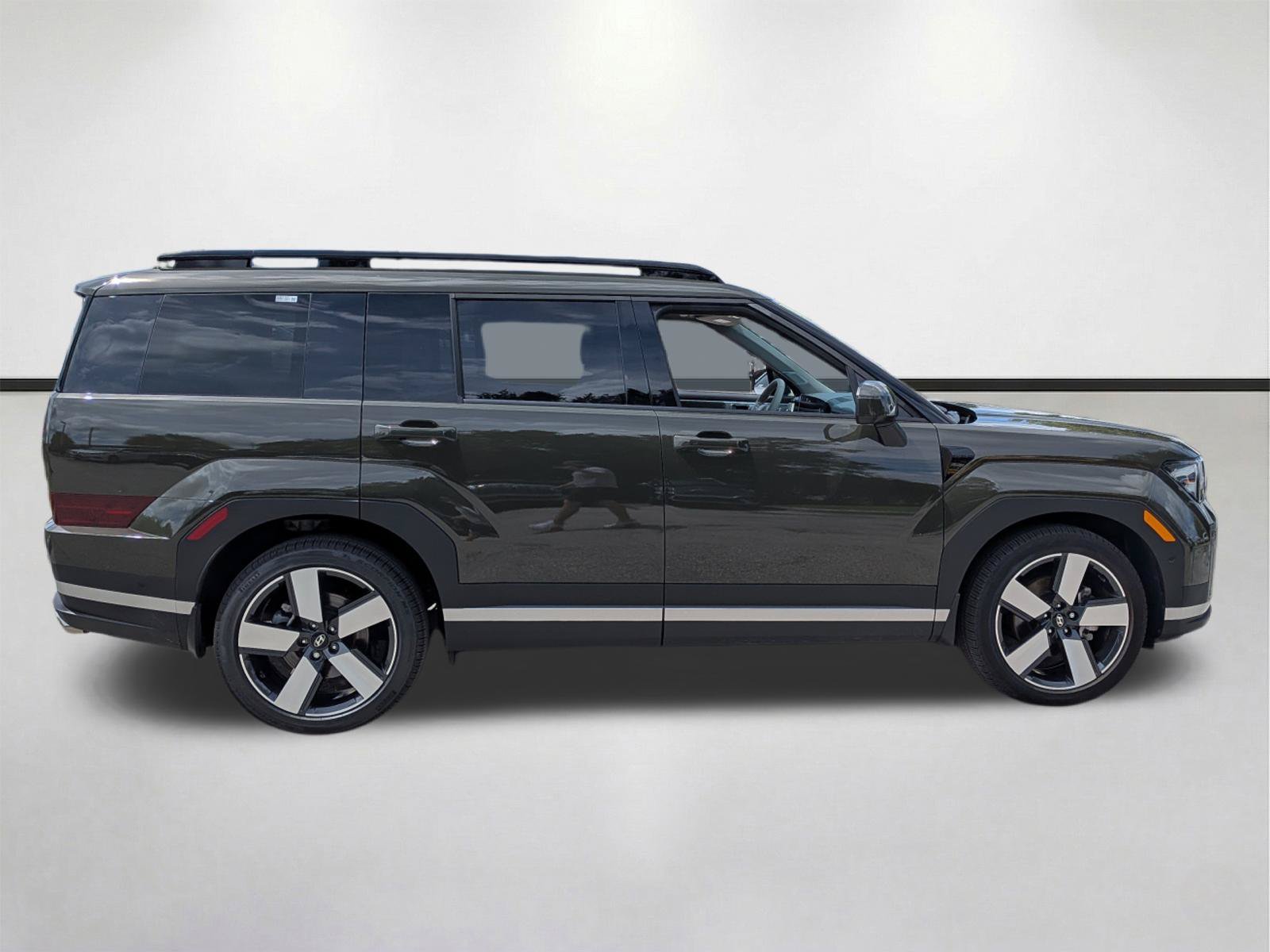 Used 2025 Hyundai Santa Fe Limited FWD image 3