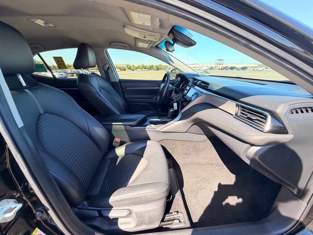 Used 2018 Toyota Camry SE FWD image 13