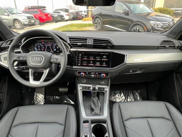 Certified 2025 Audi Q3 2.0T Premium Plus w/ Premium Plus Package image 2