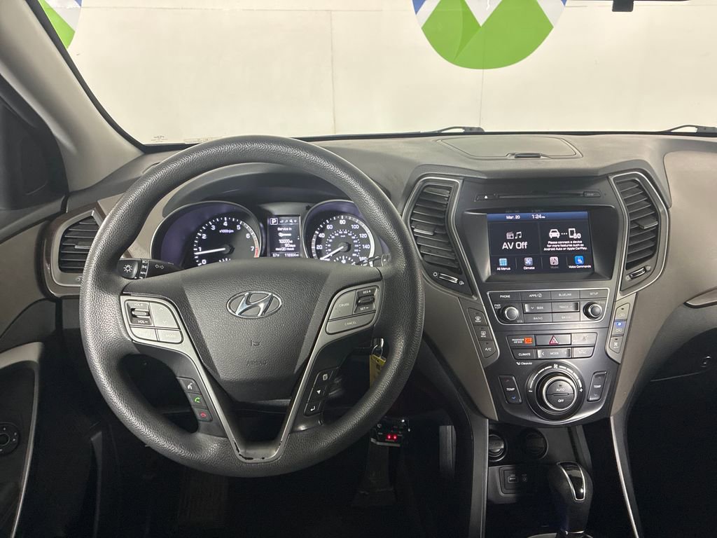 Used 2018 Hyundai Santa Fe SE image 8
