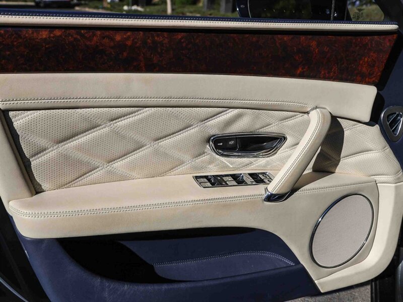 Used 2016 Bentley Flying Spur V8 AWD/4WD image 31