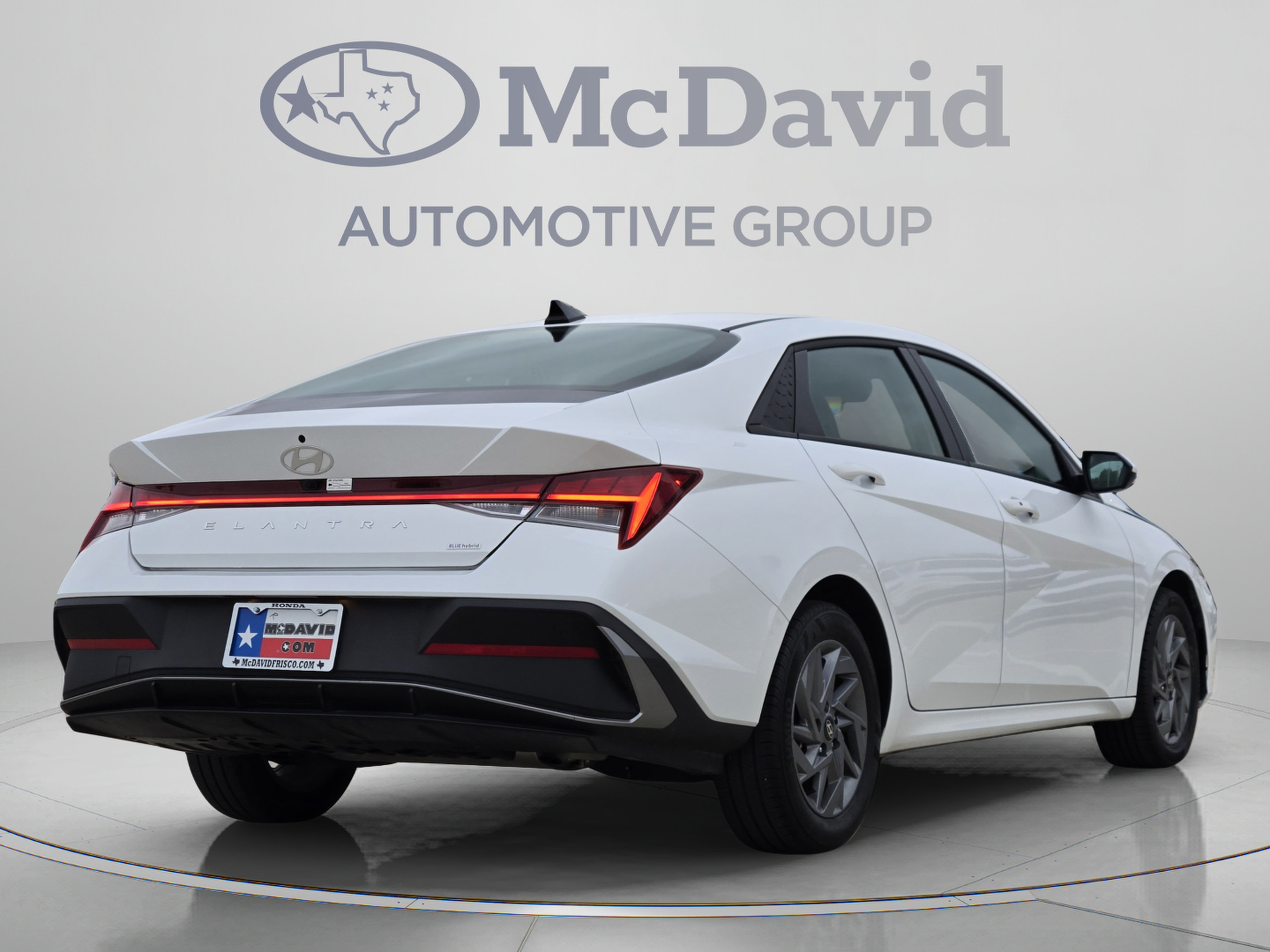 Used 2025 Hyundai Elantra Hybrid FWD image 6