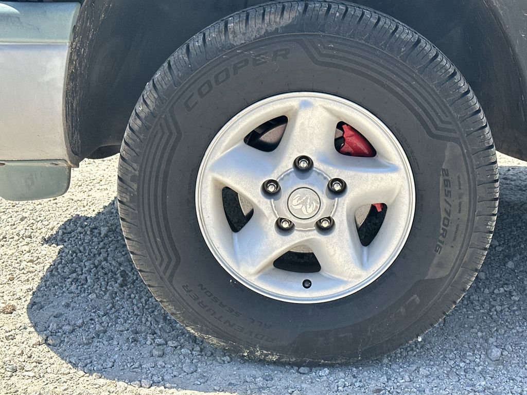 Used 1997 Dodge Ram 1500 Truck 2WD Club Cab image 11