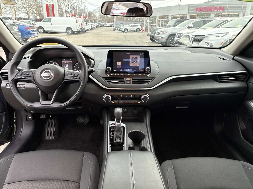 Used 2025 Nissan Altima 2.5 S image 15