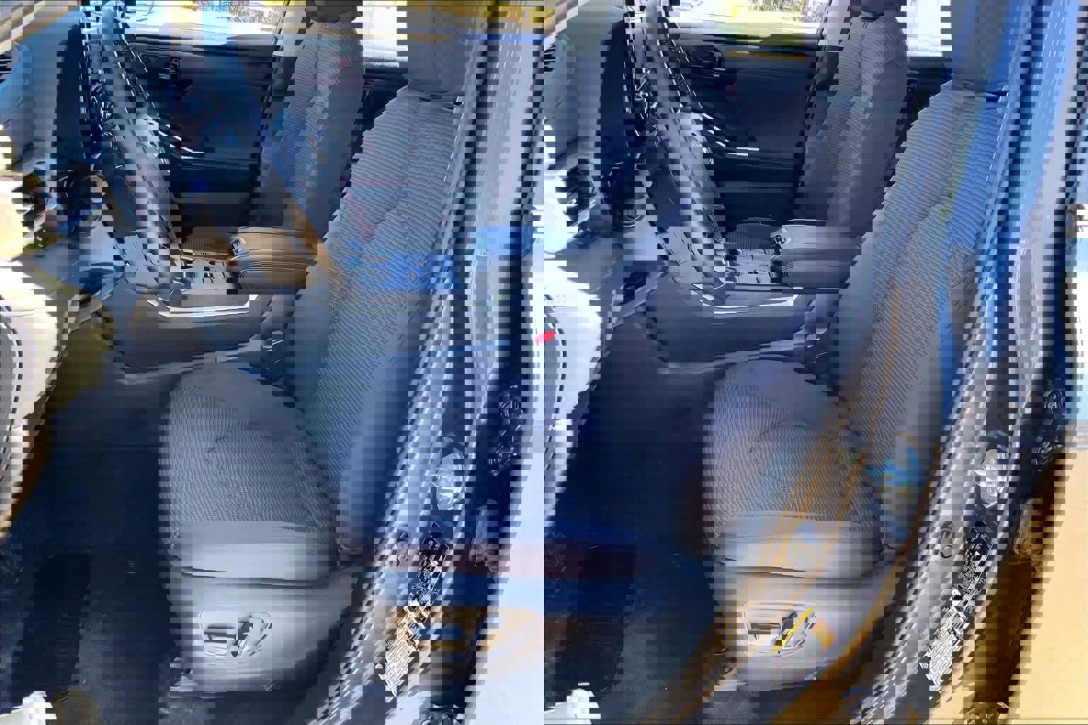 Used 2024 Toyota Highlander LE image 8