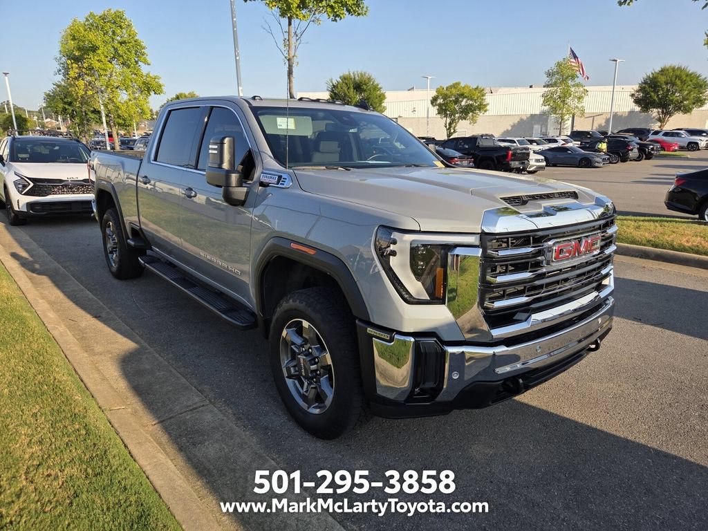 Used 2025 GMC Sierra 2500 SLE w/ SLE Value Package; AWD/4WD image 3