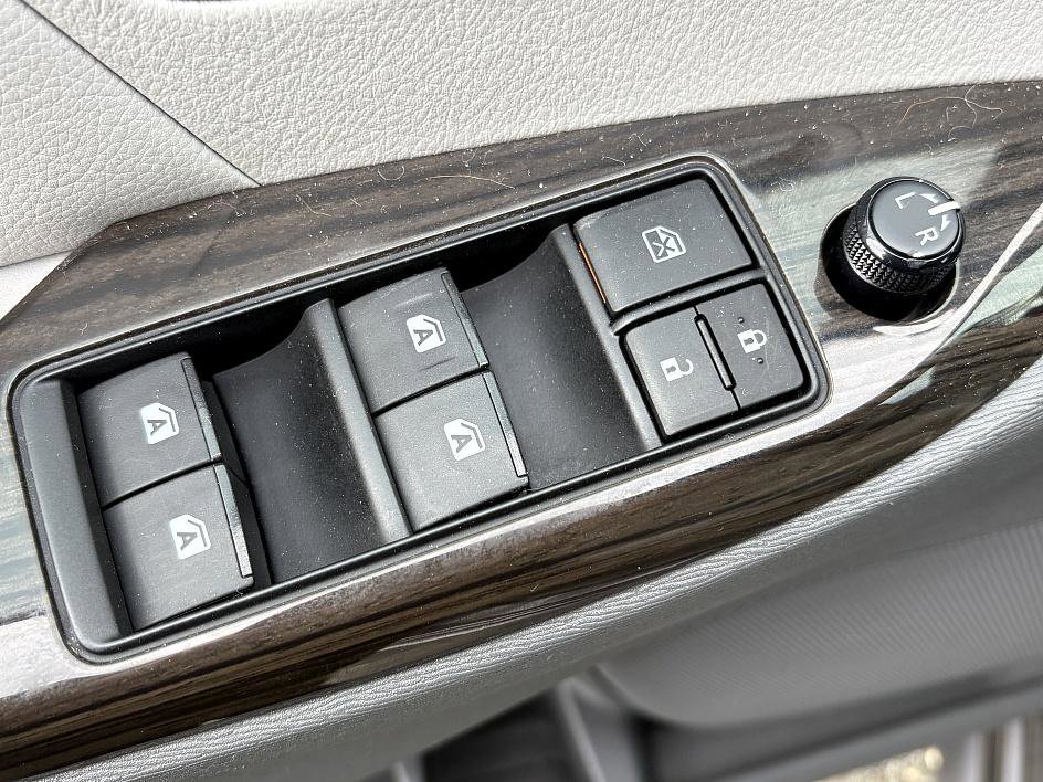 Used 2016 Toyota Sienna XLE image 20