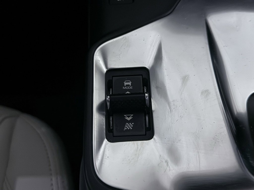 Used 2020 Jaguar E-PACE SE image 37