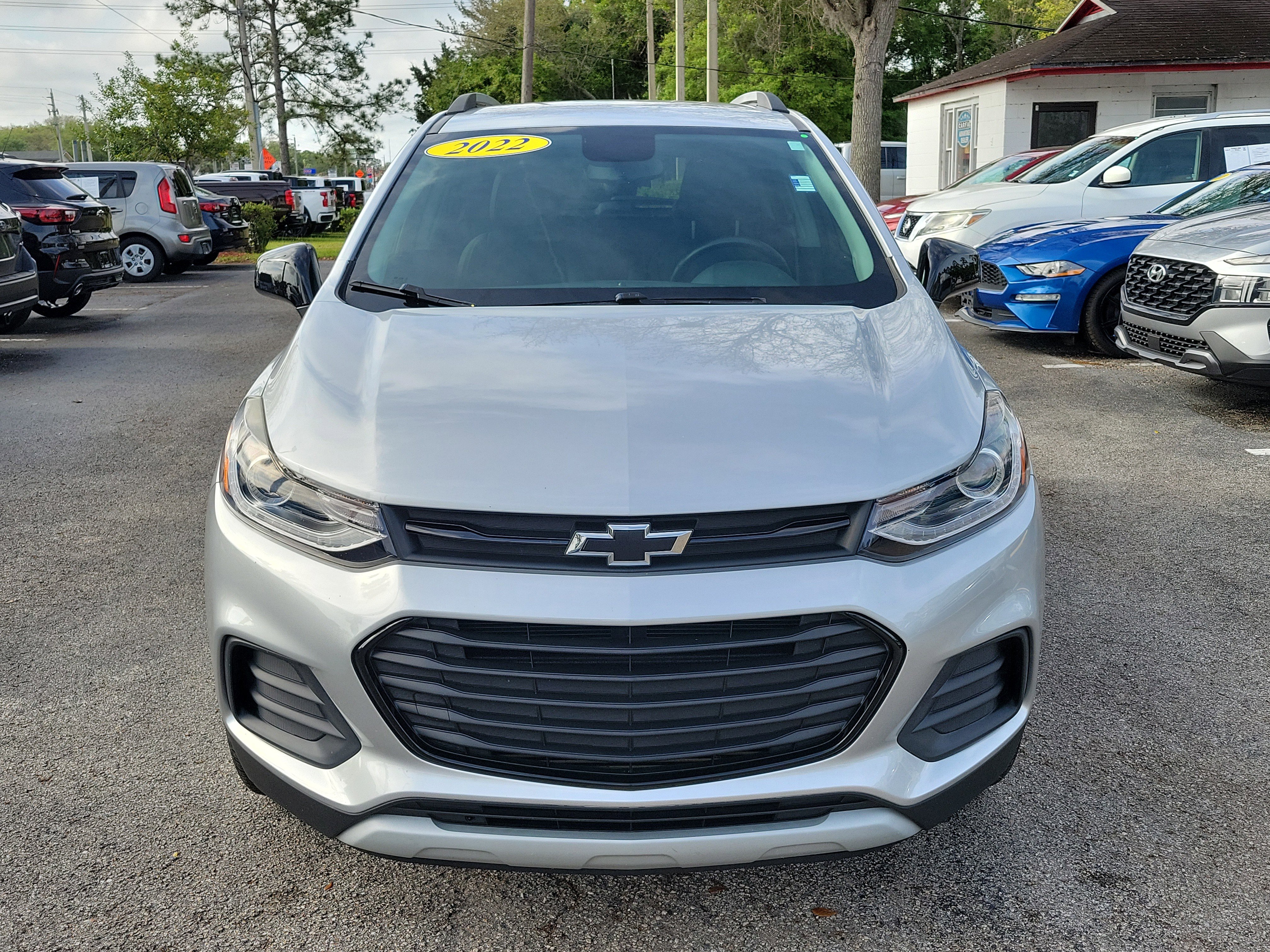 Used 2022 Chevrolet Trax LT w/ Redline Edition image 2