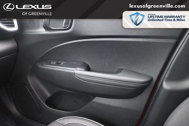 Used 2024 Hyundai Venue Limited FWD image 18