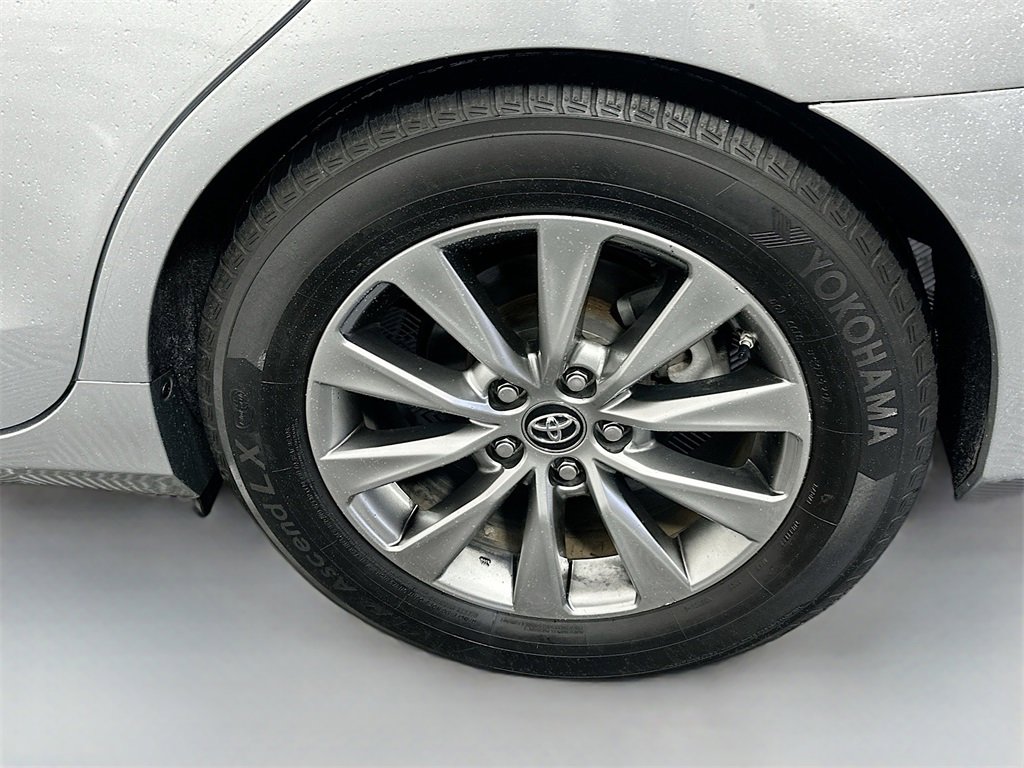 Used 2017 Toyota Camry XLE image 29