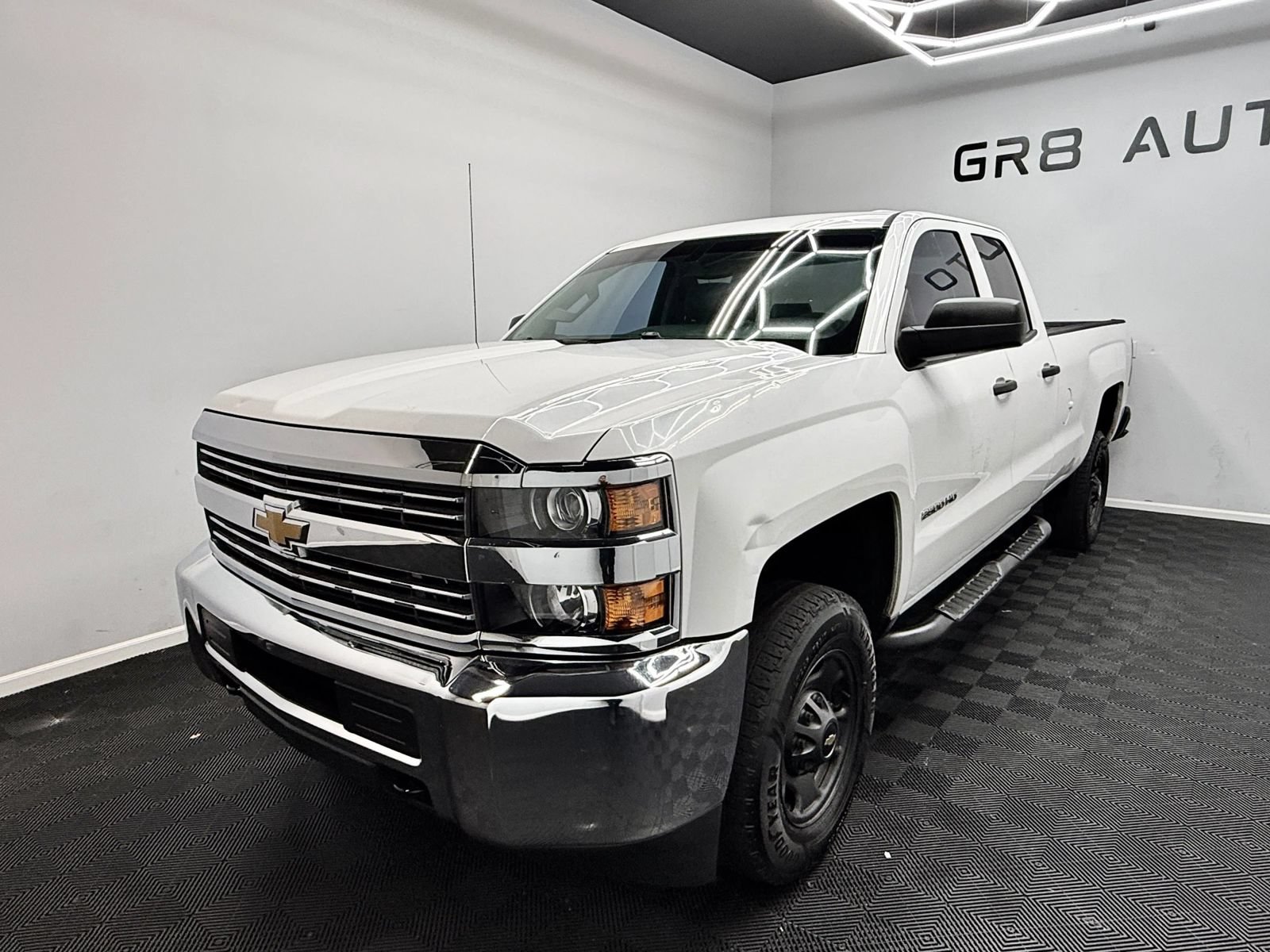 Used 2015 Chevrolet Silverado 2500 W/T RWD image 3