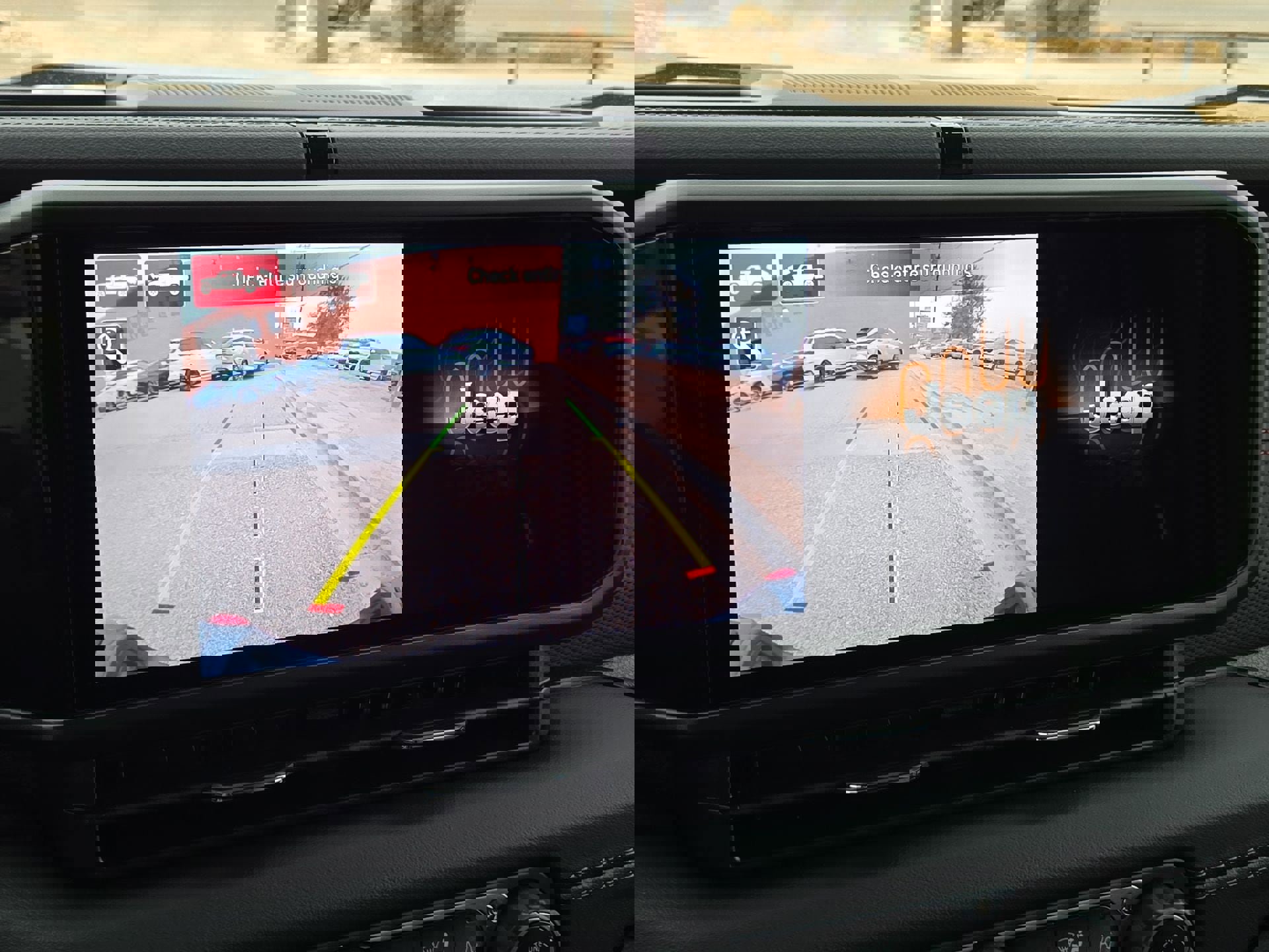 Used 2024 Jeep Gladiator Rubicon w/ Technology Group image 18