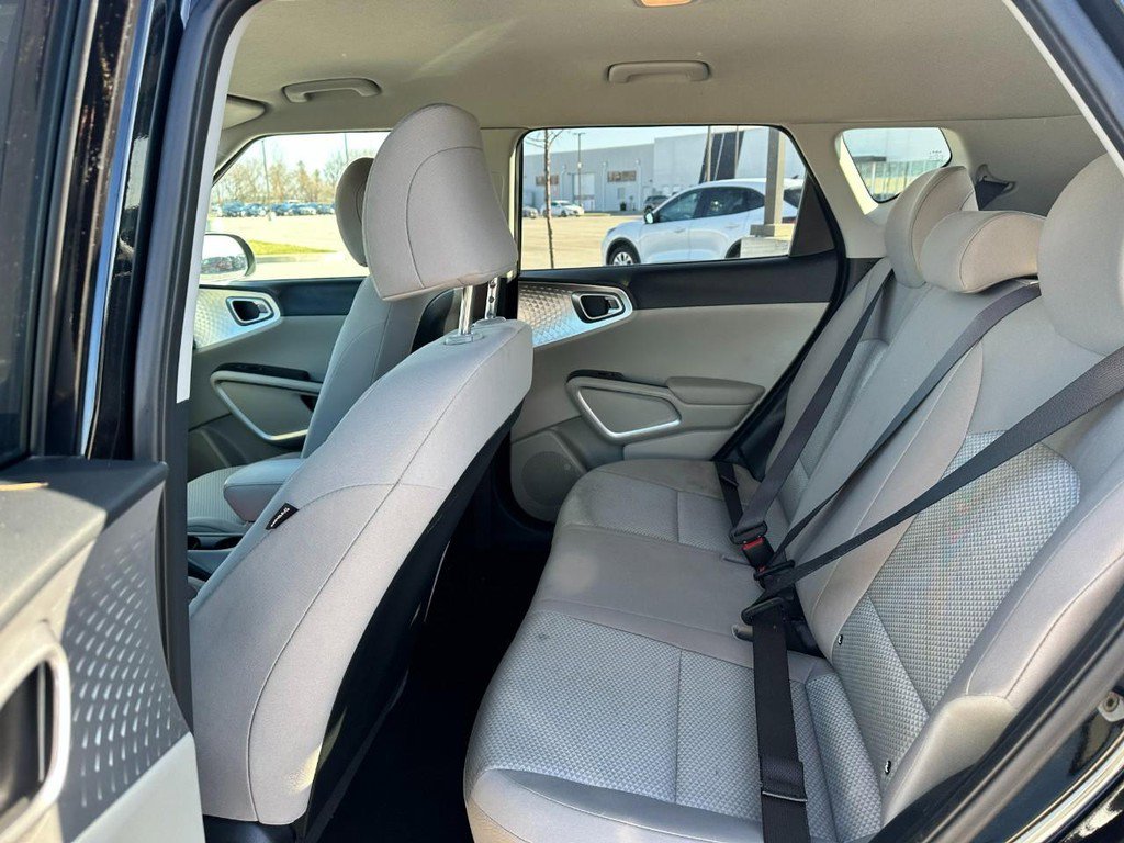 Used 2023 Kia Soul LX image 10